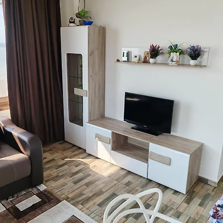 Summerland 44 * Mamaia