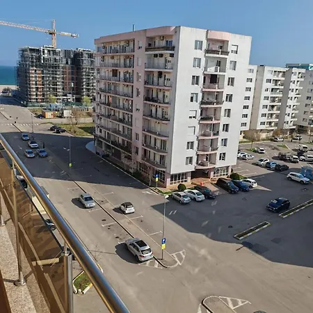 Summerland 44 Mamaia