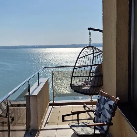 Apartment Summerland 44 *
